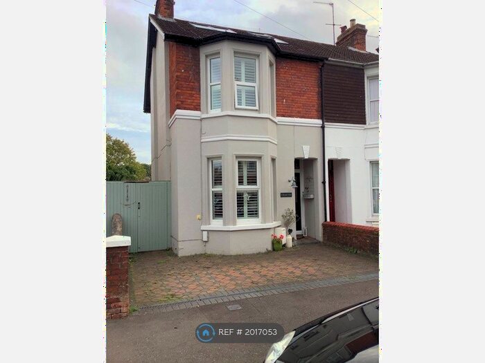 4 Bedroom Semi-Detached House To Rent In Southfield Road, Worthing, BN14