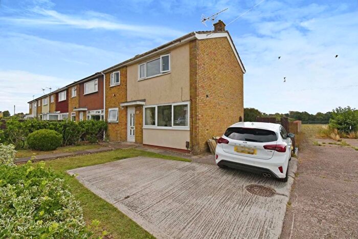 3 Bedroom End Terrace House To Rent In Hewett Road, Titchfield, Fareham, PO14