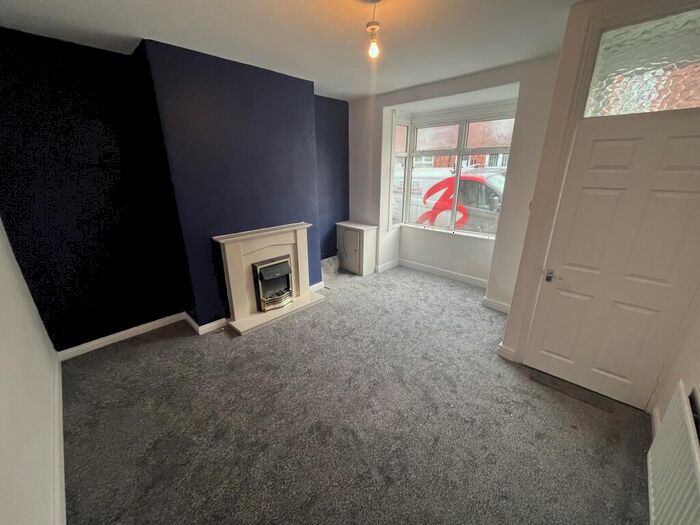 2 Bedroom Terraced House To Rent In Falmer Road/ Eastbourne - Darlington, DL1