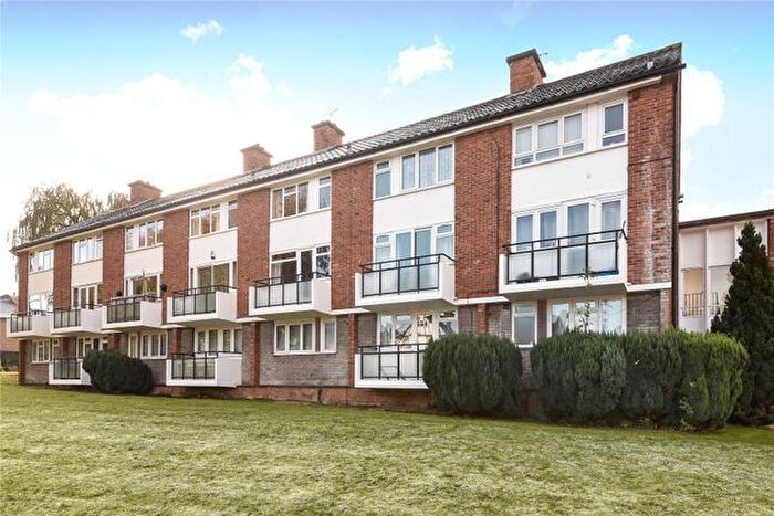 2 Bedroom Maisonette To Rent In Marsh Road, Pinner, HA5