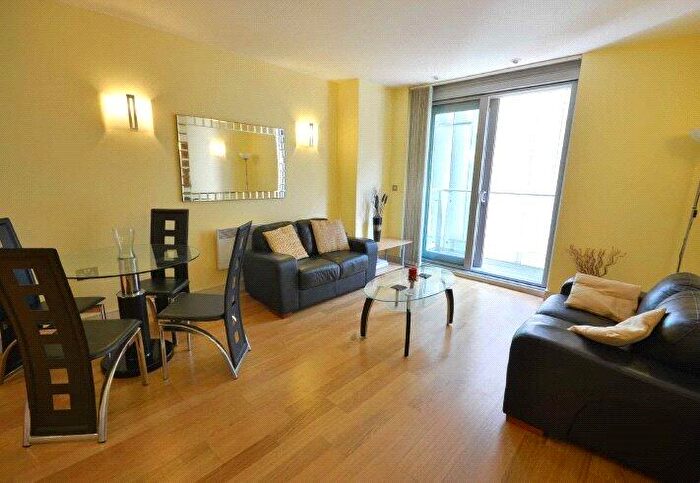 1 Bedroom Apartment To Rent In Great Northern Tower, Manchester City Centre, Manchester, M3