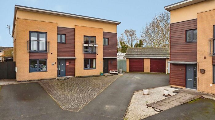 3 Bedroom Semi Detached House For Sale In Brackendale, Runcorn, WA7