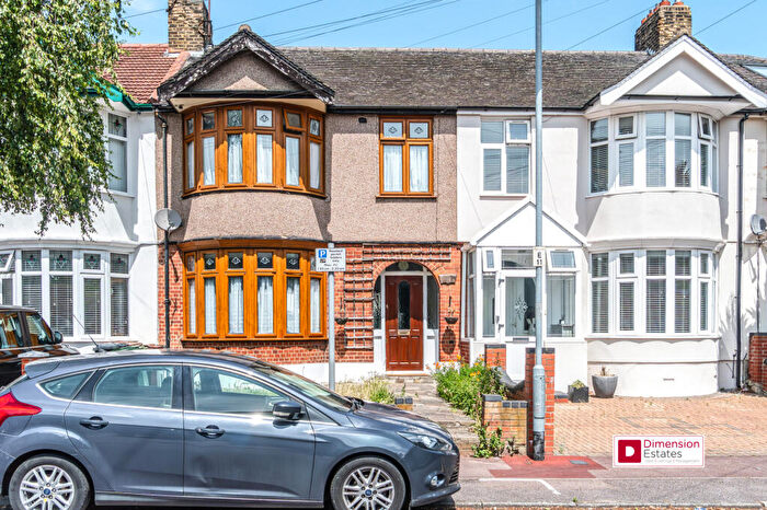 3 Bedroom Terraced House To Rent In Edgefield Avenue, Upney, Barking, Essex, IG11
