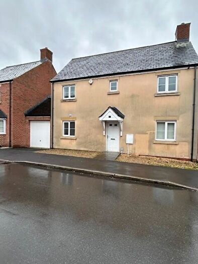 4 Bedroom Link Detached House To Rent In Tuscan Road, Swindon, Wiltshire, SN25