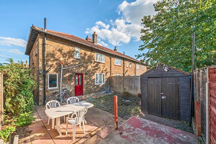 3 Bedroom End Terrace House For Sale In Eltham Green Road, Eltham, SE9