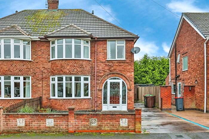 3 Bedroom Semi Detached House For Sale In Westland Avenue, Hucknall, Nottingham, NG15