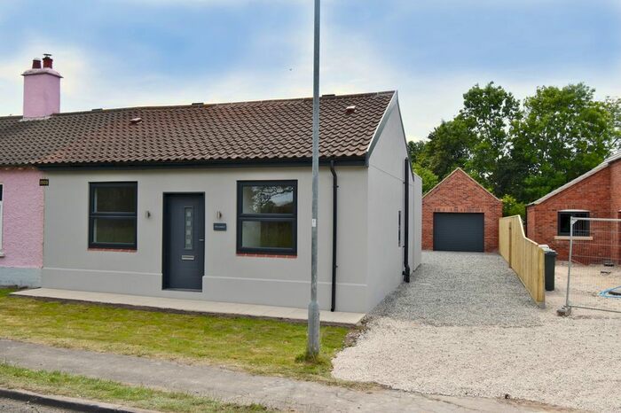 2 Bedroom Semi-Detached Bungalow For Sale In Main Road, South Reston, Louth, LN11
