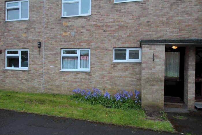 1 Bedroom Flat To Rent In Greenway Court, Chippenham, SN15