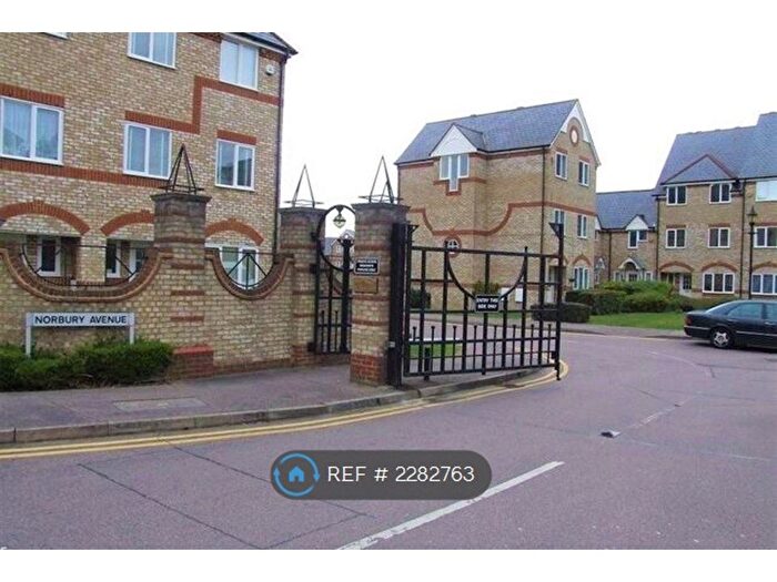 1 Bedroom Flat To Rent In Norbury Avenue, Watford, WD24