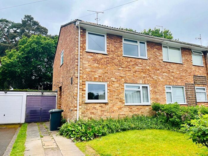 3 Bedroom Semi Detached House For Sale In Paddock Way, Liphook, Hampshire, GU30