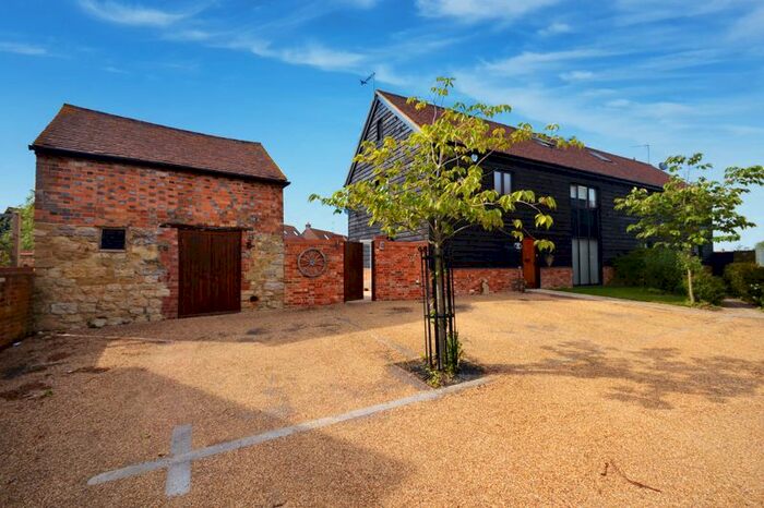 4 Bedroom Semi-Detached House For Sale In Crendon Road, Shabbington, Aylesbury, HP18