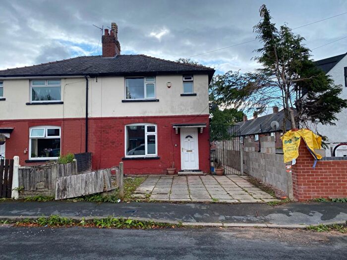3 Bedroom Semi-Detached House To Rent In Knutshaw Crescent, Bolton, BL3