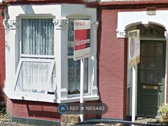 1 Bedroom Flat To Rent In Stowe Court, Westcliff-On-Sea, SS0