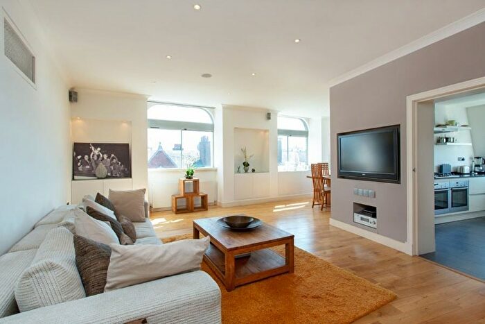 2 Bedroom Flat To Rent In New Cavendish Street, London, W1G