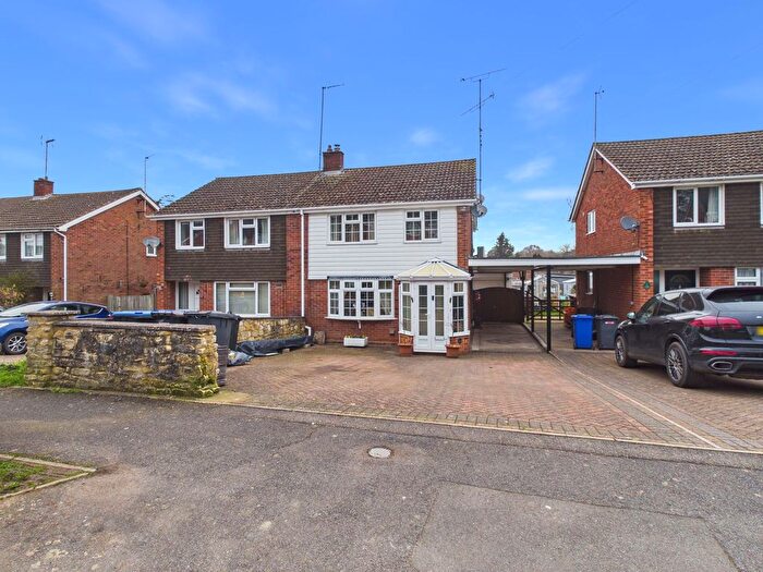 3 Bedroom Semi Detached House For Sale In Jenkinson Road, Towcester, NN12