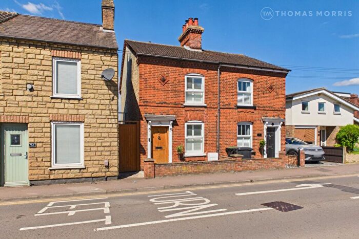 2 Bedroom Semi-Detached House For Sale In Hitchin Street, Biggleswade, Bedfordshire, SG18