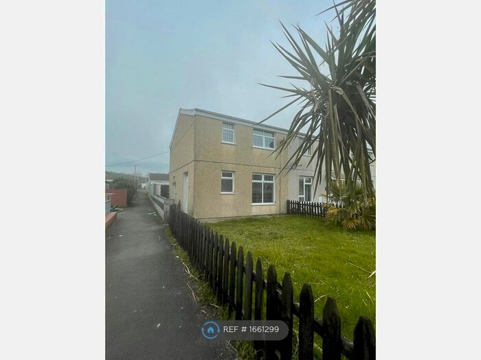 3 Bedroom End Of Terrace House To Rent In Ger Y Gwendraeth, Kidwelly, SA17