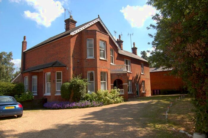 2 Bedroom Apartment To Rent In Gosmore Ley Close, Gosmore, Hitchin, SG4