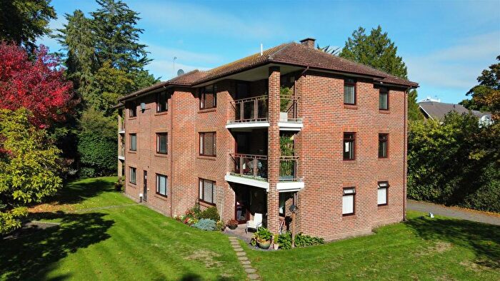 2 Bedroom Flat To Rent In Tower Road, Branksome Park, BH13