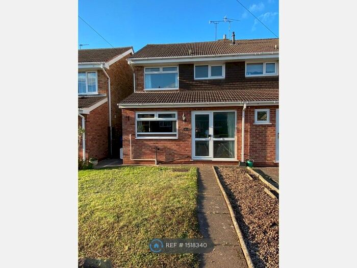 3 Bedroom Semi-Detached House To Rent In Burrows Road, Kingswinford, DY6