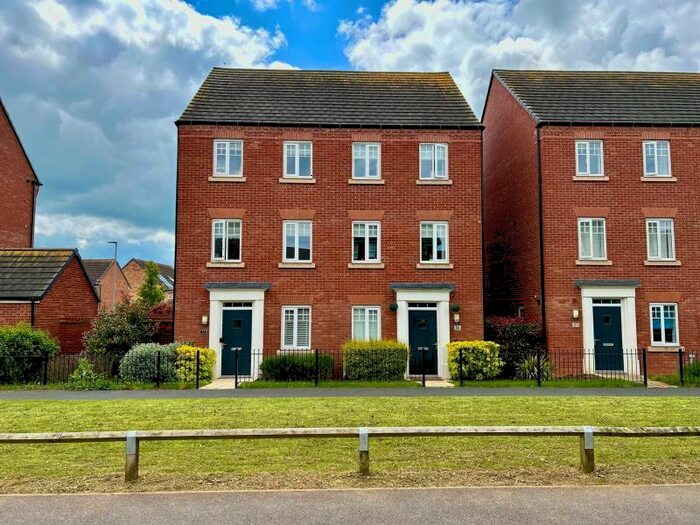 4 Bedroom Town House To Rent In Cicero Crescent, Fairfields, MK11