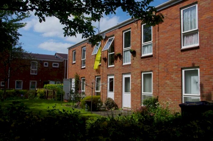 2 Bedroom Flat To Rent In First Floor Flat At Eddleston, Washington, Tyne And Wear, NE38