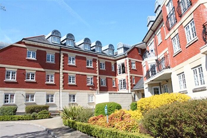 2 Bedroom Flat To Rent In Eastcote Road, Pinner, Middlesex, HA5