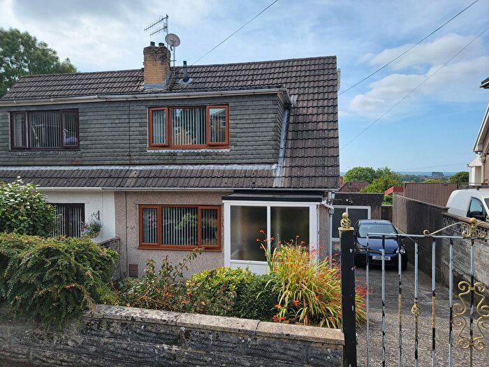 3 Bedroom Semi-Detached House For Sale In Tegfynydd, Llanelli, SA14