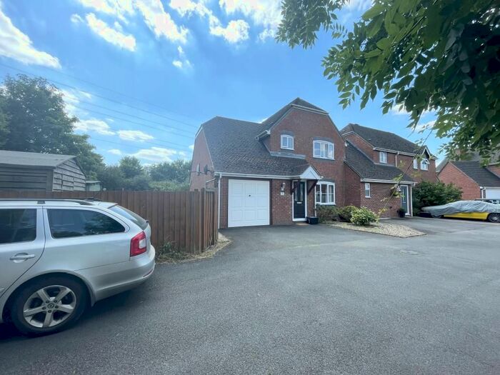 3 Bedroom Semi-Detached House To Rent In The Meadow, Hook, SN4