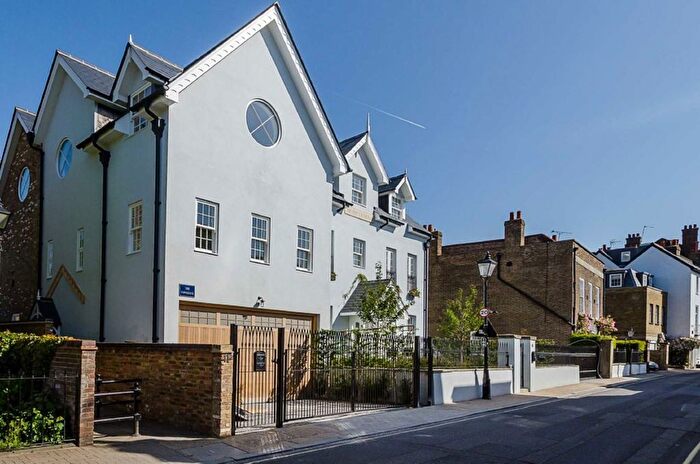5 Bedroom Property To Rent In Church Street, Old Isleworth, TW7