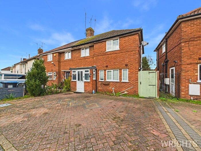 3 Bedroom Semi Detached House For Sale In Crawford Road, Hatfield, AL10