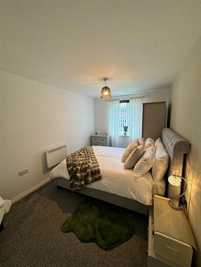 2 Bedroom Flat To Rent In Murray Avenue, Middleton, Leeds, LS10