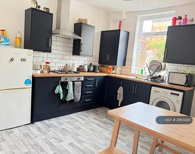 3 Bedroom Terraced House To Rent In Grosvenor Square, Sheffield, S2