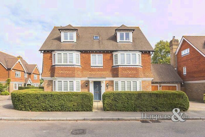 6 Bedroom Detached House To Rent In Sandringham Drive, Dartford, DA2