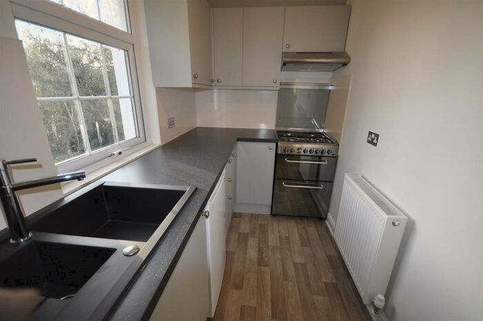 2 Bedroom Flat To Rent In London Road Cheltenham, GL52