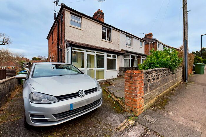 3 Bedroom Semi-Detached House To Rent In Dell Road, Southampton SO18