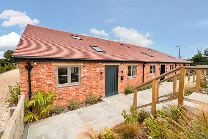 4 Bedroom Barn Conversion For Sale In Plumber Farm, Plumber, Sturminster Newton, DT10