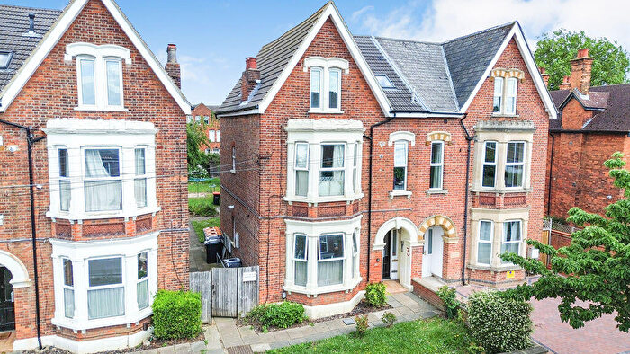 1 Bedroom Apartment For Sale In St. Andrews Road, Bedford, MK40