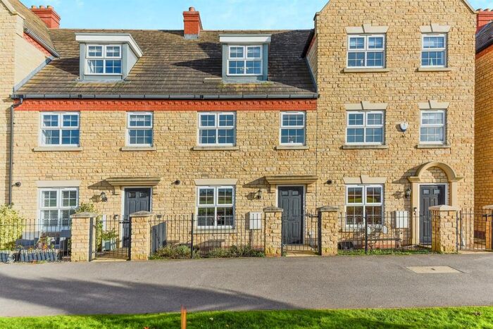 4 Bedroom House To Rent In Langton Walk, Stamford, PE9