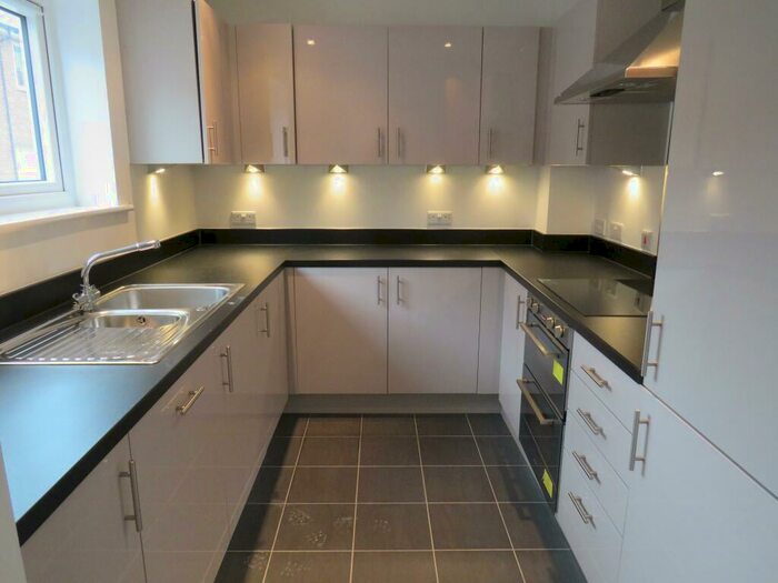 2 Bedroom Flat To Rent In Tatler Close, Warwick, CV34