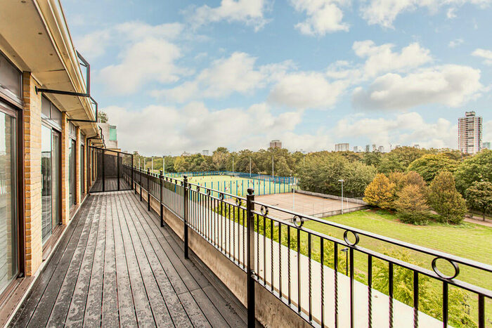 2 Bedroom Apartment To Rent In Copperfield Road, Mile End, London, E3