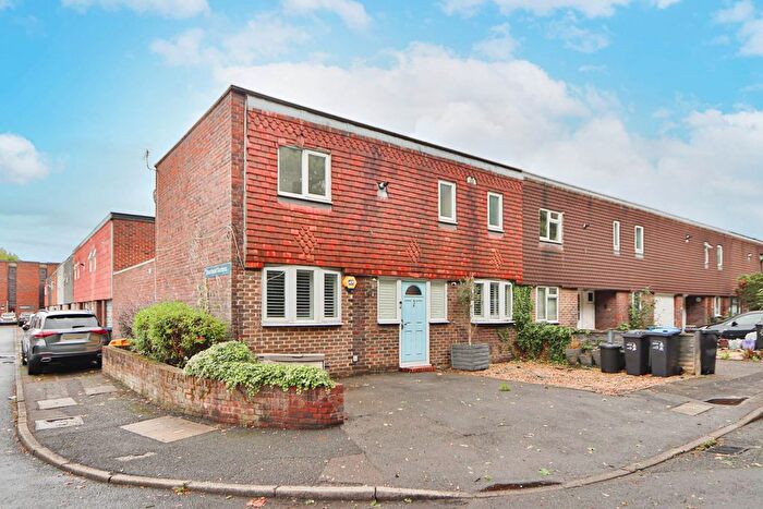 3 Bedroom End Of Terrace House For Sale In Bodnant Gardens, London, SW20