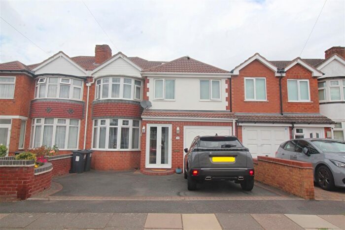 3 Bedroom Semi Detached House For Sale In Cranes Park Road, Birmingham, B26