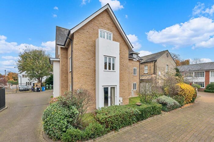 2 Bedroom Apartment For Sale In Kneesworth Street, Royston, SG8