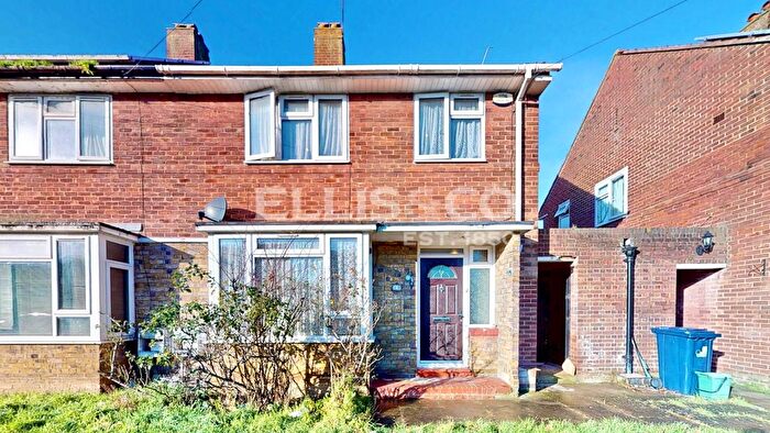 3 Bedroom Semi Detached House For Sale In Darwin Drive, Southall, UB1