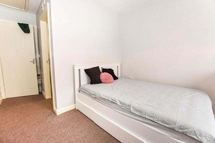 1 Bedroom Semi-Detached House To Rent In Aylesbury Close Annexe, Salford, M5