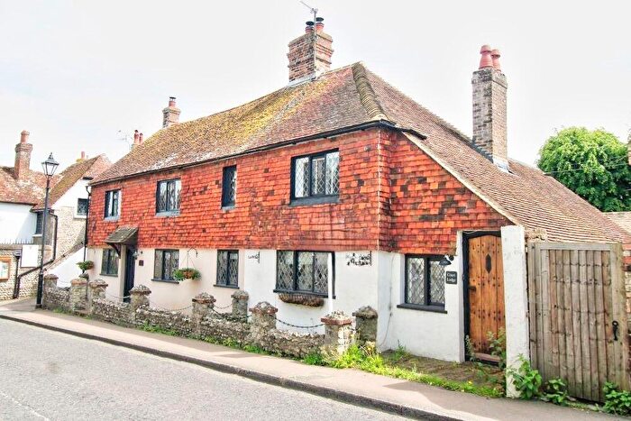 2 Bedroom End Of Terrace House For Sale In High Street, Pevensey, BN24