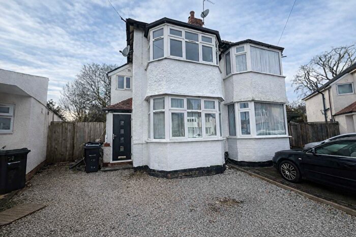 3 Bedroom House To Rent In Barton Croft, B28