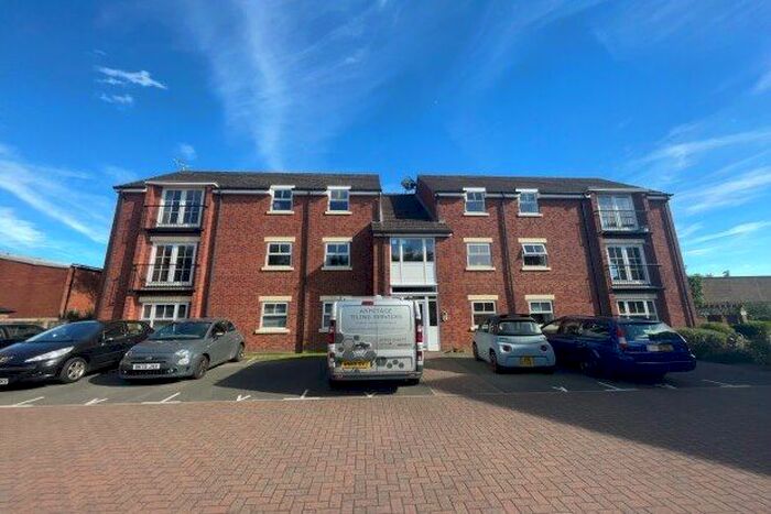 2 Bedroom Flat To Rent In The Maltings, Lichfield, WS14