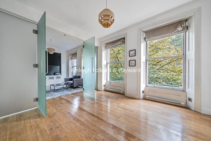 2 Bedroom Flat For Sale In Upper Street, Islington, London, N1